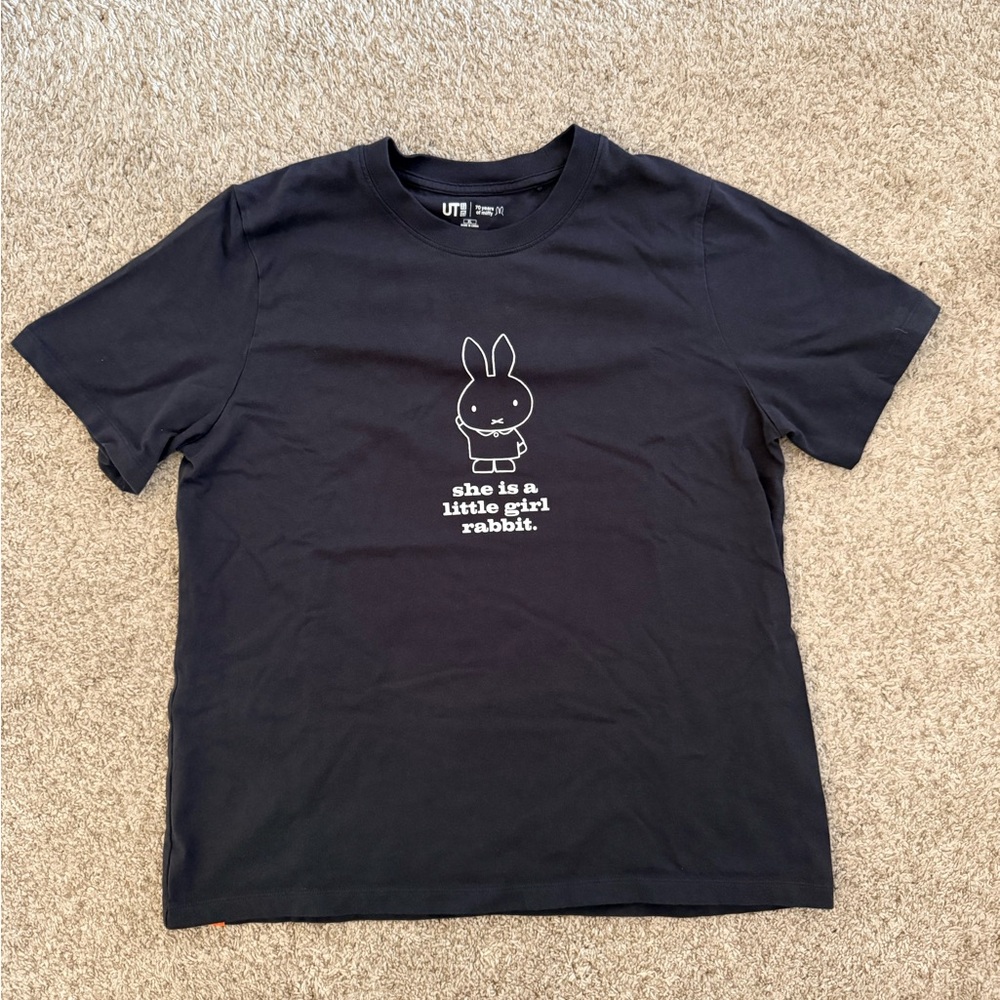 Uniqlo Navy Graphic Short Sleeve Tee - Picture 3 of 6